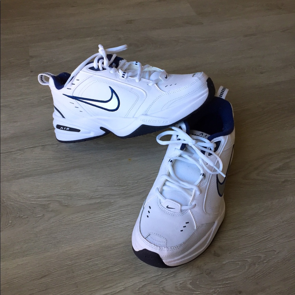 Nike Air Monarch